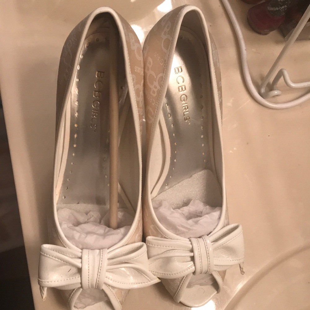 BCBG open toe bow heels